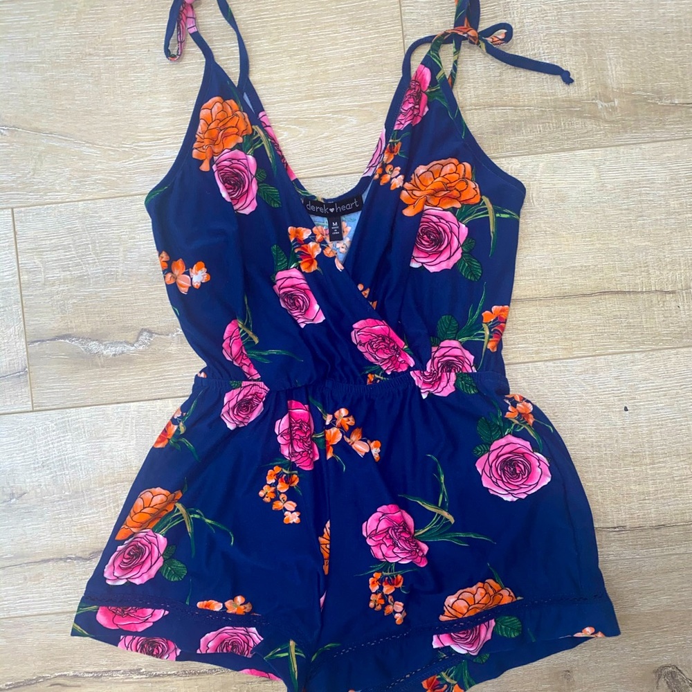 Floral romper size Medium